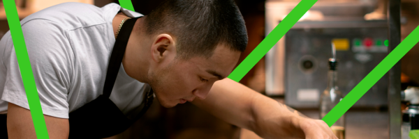 handle food safely in a retail environment online course image